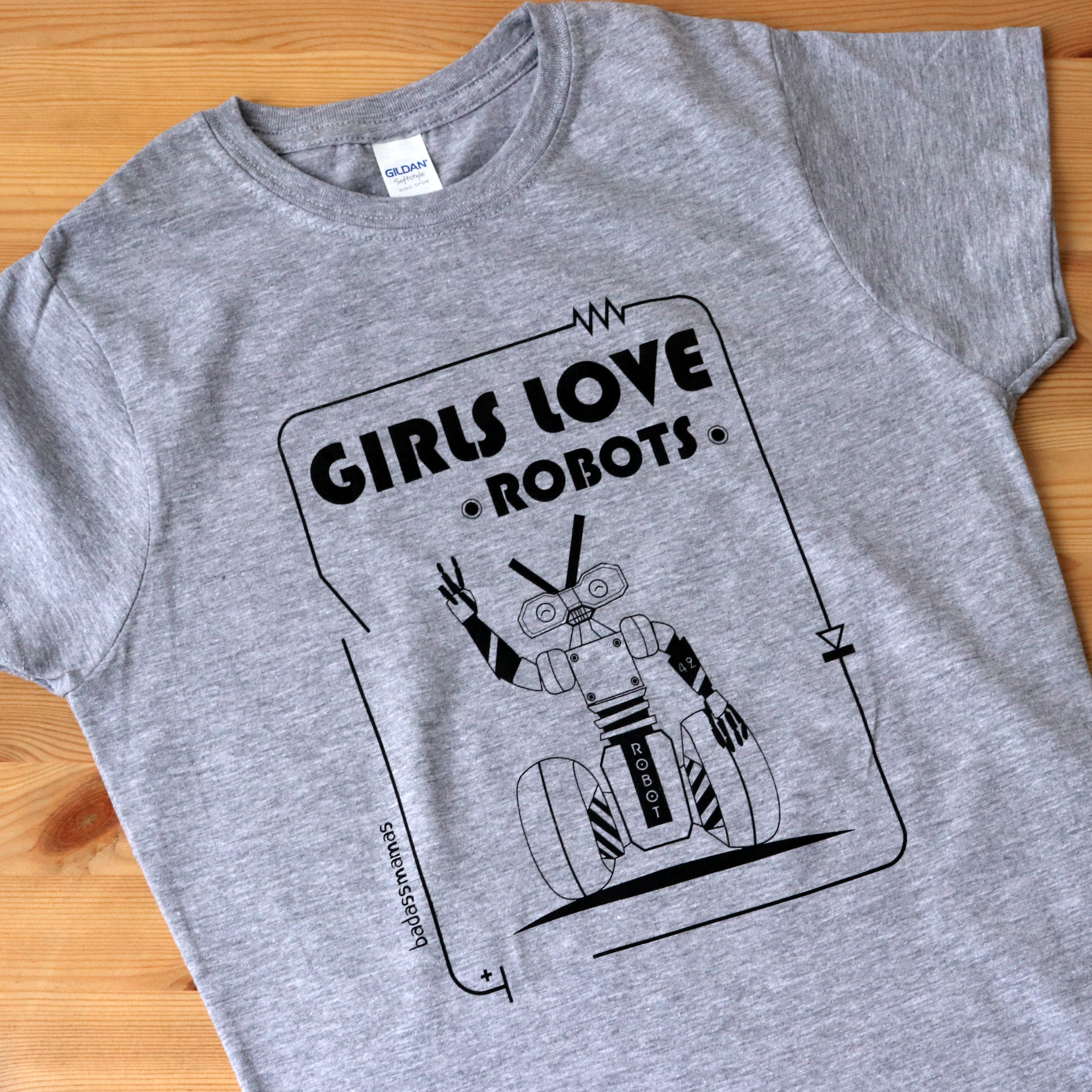 tee shirt "girls love robots" - gris
